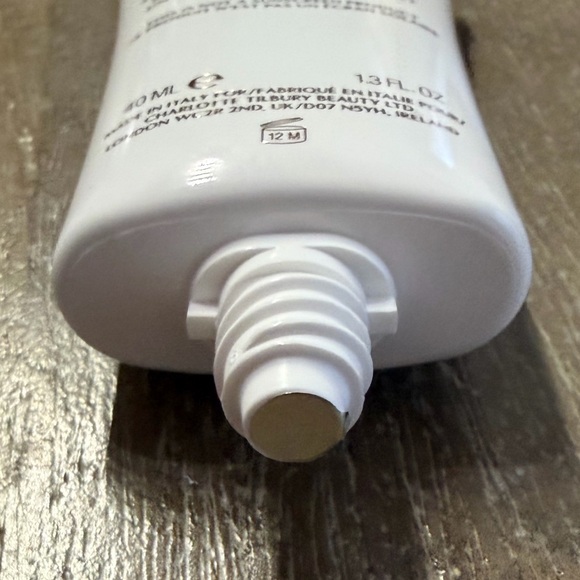 Charlotte Tilbury Unisex Healthy Glow Skin Tint- Hydrating Tinted 1.3 fl oz NWT - Picture 9 of 9